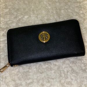 Clutch wallet
